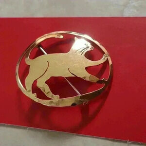 Wild bryde cat feline kitten pin brooch pin Gold Plated Lightweight Cat Pin